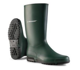 Botte Sport Héritage Dunlop Vert et Noir bottes en caoutchouc à mi-mollet ; une debout, une montrant la semelle foulée, marque visible sur le côté.